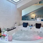 Akla Con Jacuzzi Santillana 3*