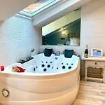 Akla Con Jacuzzi Santillana 산틸라나델마르