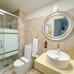 Akla Con Jacuzzi Santillana