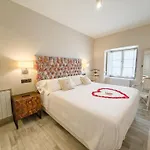 Akla Con Jacuzzi Santillana 호텔 3*