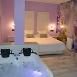 Akla Con Jacuzzi Santillana