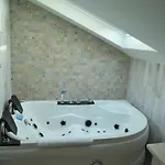 Akla Con Jacuzzi Santillana 3*
