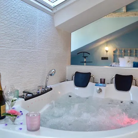 Akla Con Jacuzzi Santillana 3*