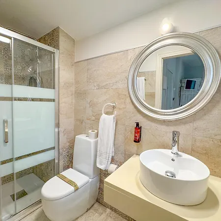 Akla Con Jacuzzi Santillana