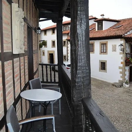 ホテル Akla Con Jacuzzi Santillana