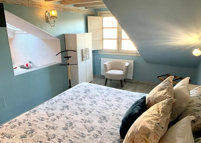 Отель Akla Con Jacuzzi Santillana 3*