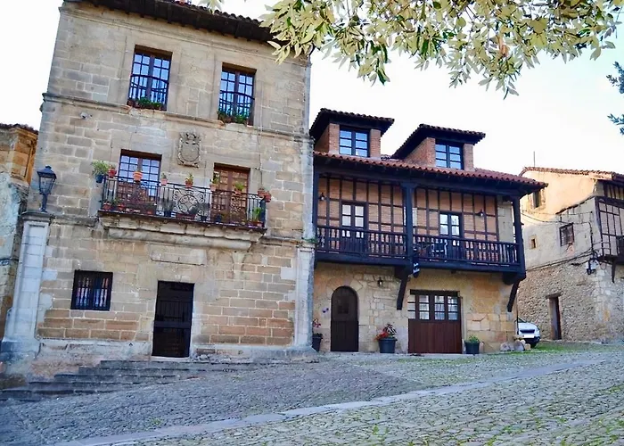 Akla Con Jacuzzi Santillana Отель