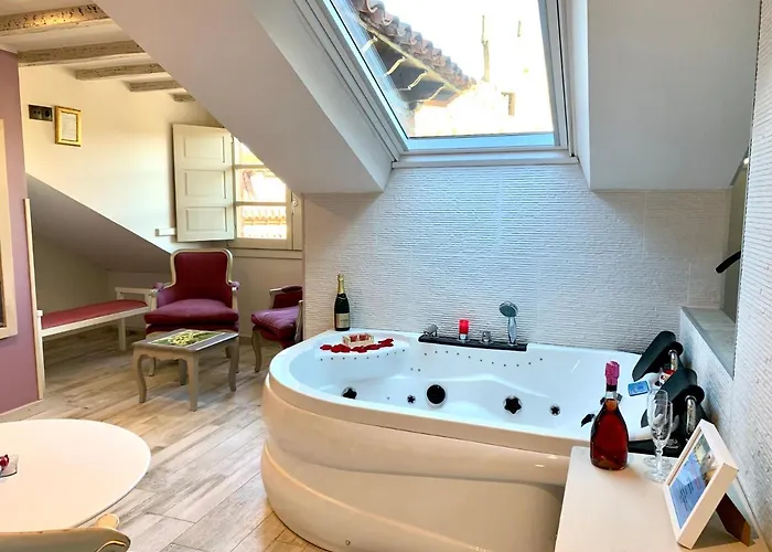 Отель Akla Con Jacuzzi Santillana