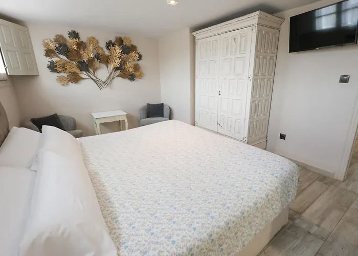 Akla Con Jacuzzi Santillana Отель