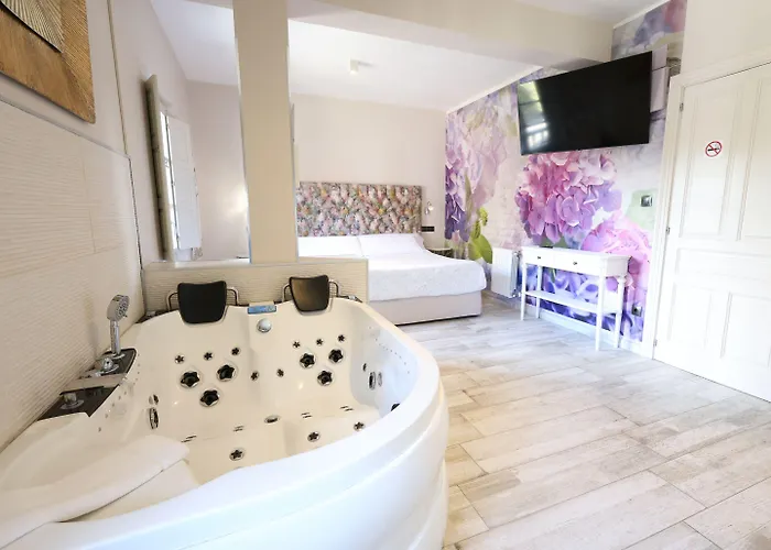 Akla Con Jacuzzi Santillana Отель