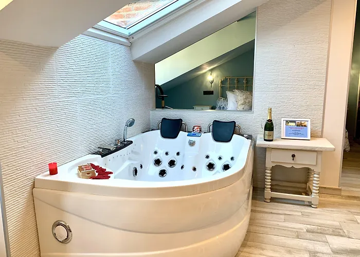 Отель Akla Con Jacuzzi Santillana