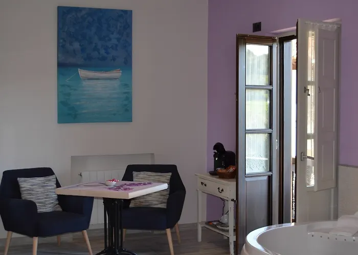 Akla Con Jacuzzi Santillana