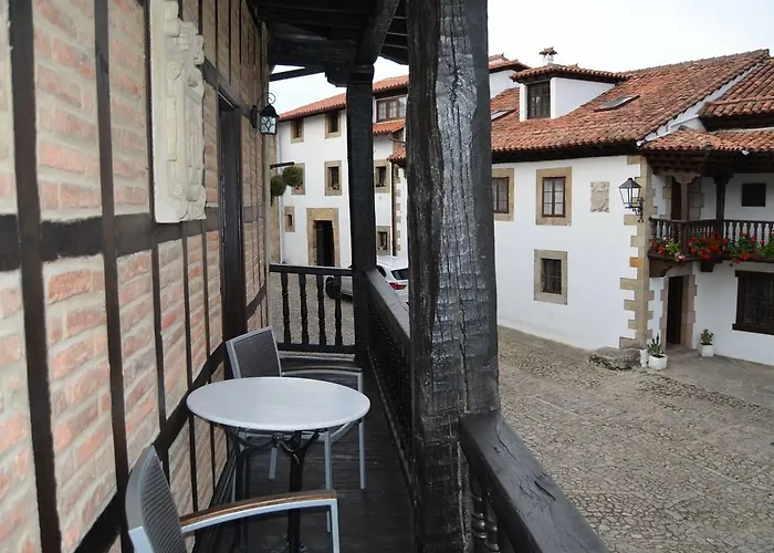 Отель Akla Con Jacuzzi Santillana