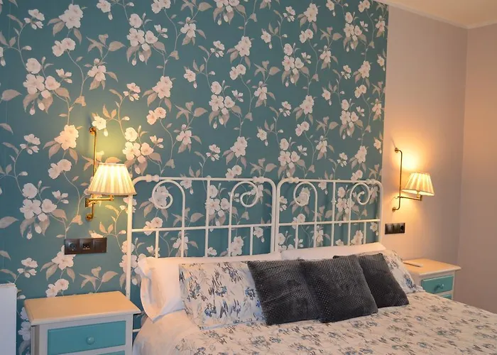 Отель Akla Con Jacuzzi Santillana Сантильяна-дель-Мар