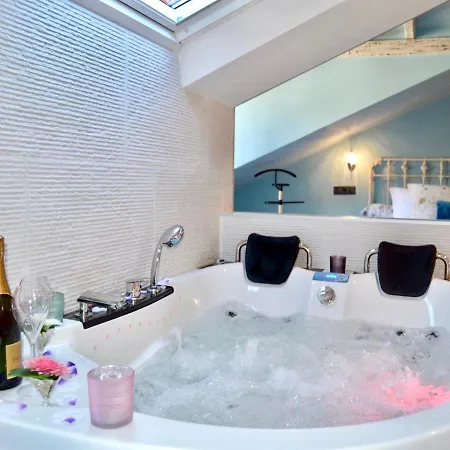 Szálloda Akla Con Jacuzzi Santillana