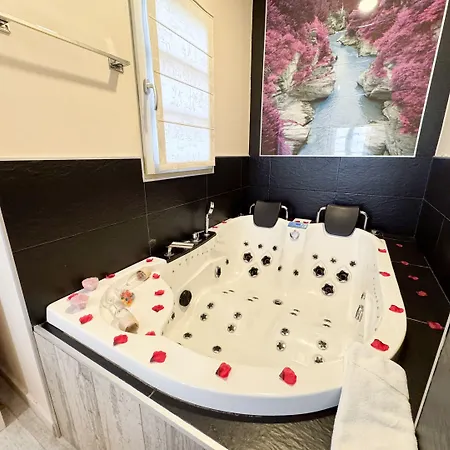 Akla Con Jacuzzi Santillana