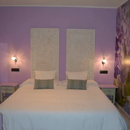 Akla Con Jacuzzi Santillana 3* 桑提亚纳德玛