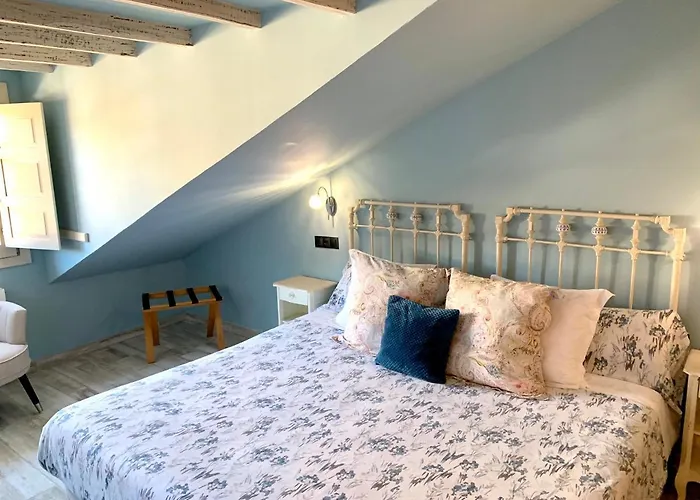 Hotel Akla Con Jacuzzi Santillana 3*