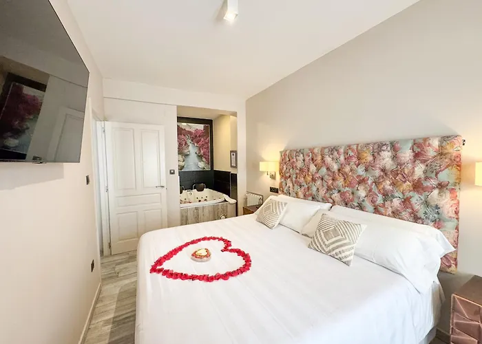 Akla Con Jacuzzi Santillana Santillana del Mar