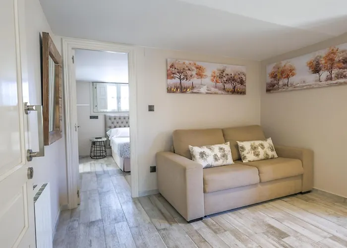 Hotel Akla Con Jacuzzi Santillana 3*