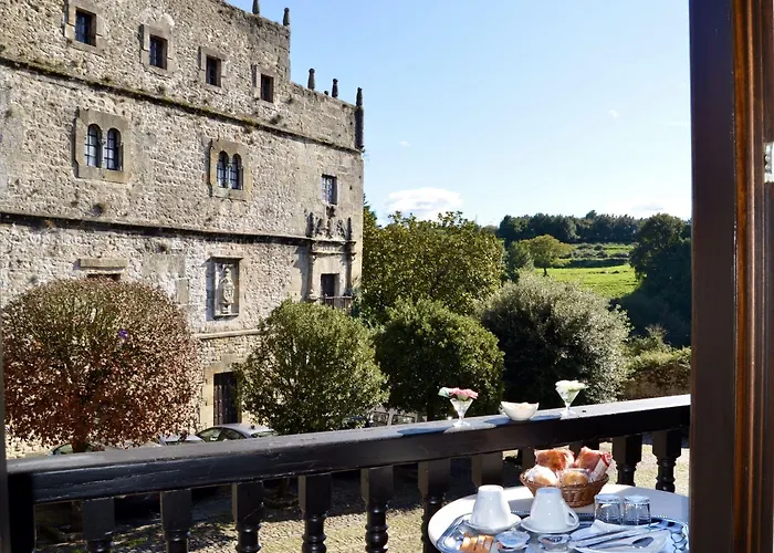 Akla Con Jacuzzi Santillana Santillana del Mar