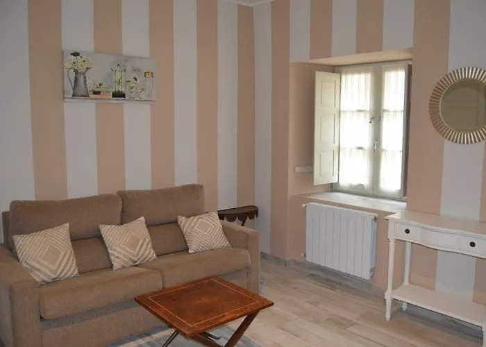 Hotel Akla Con Jacuzzi Santillana